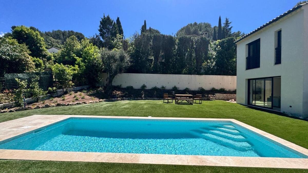 Beautiful Luxury With Pool In Villa Antibes