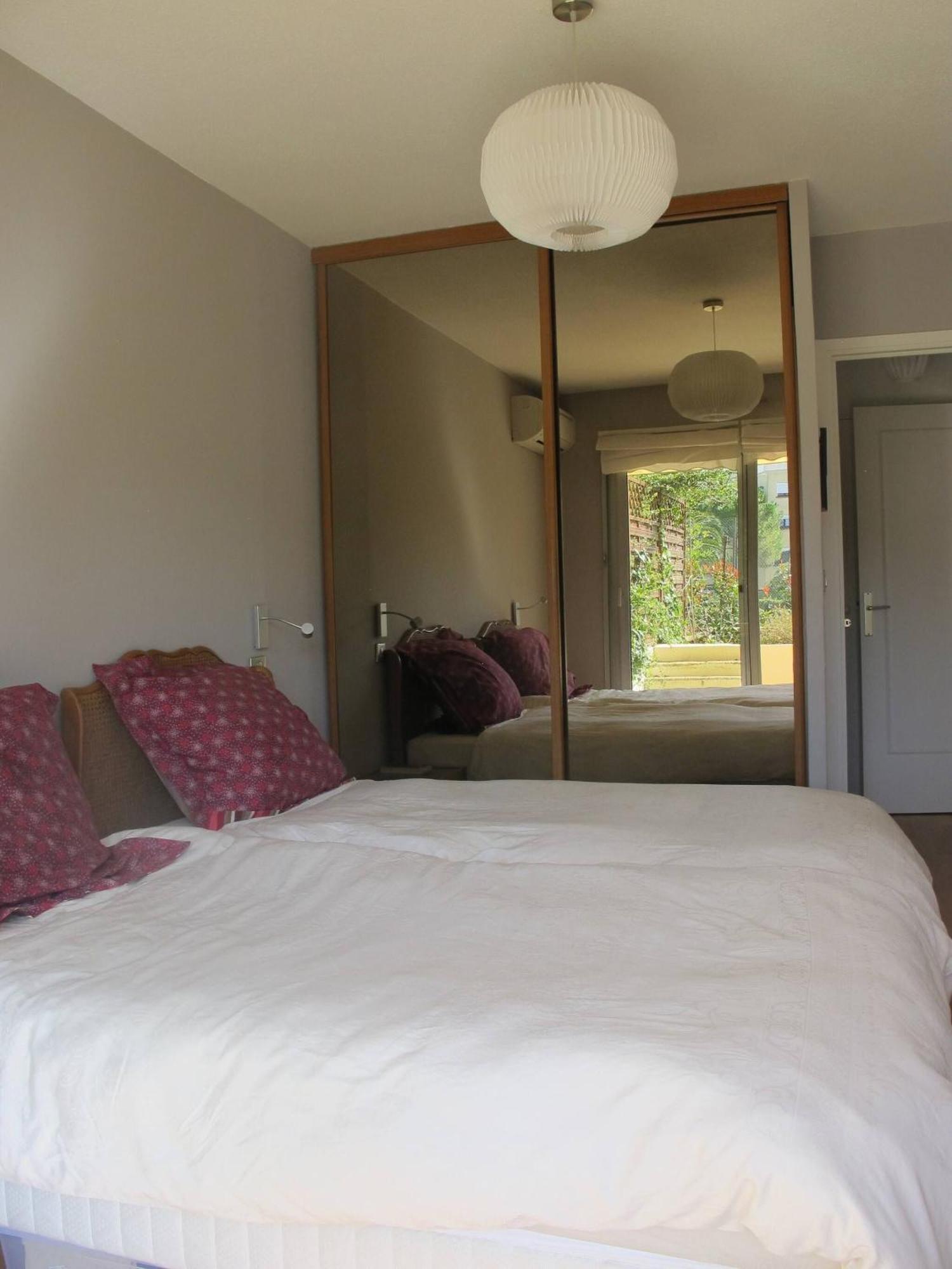 Antibes, 85 M2, Ground Floor, Large Wood Terrace Apartment Antibes