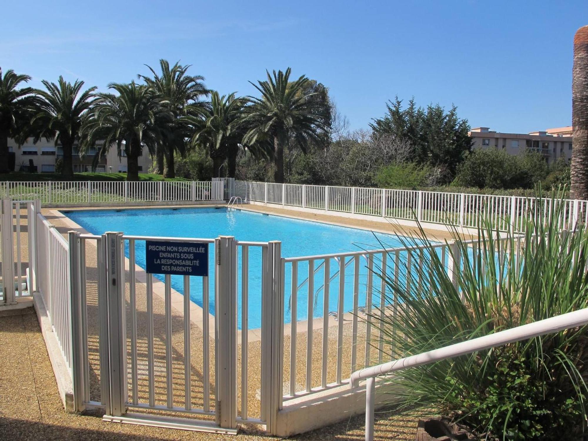 Antibes, 85 M2, Ground Floor, Large Wood Terrace Apartment *