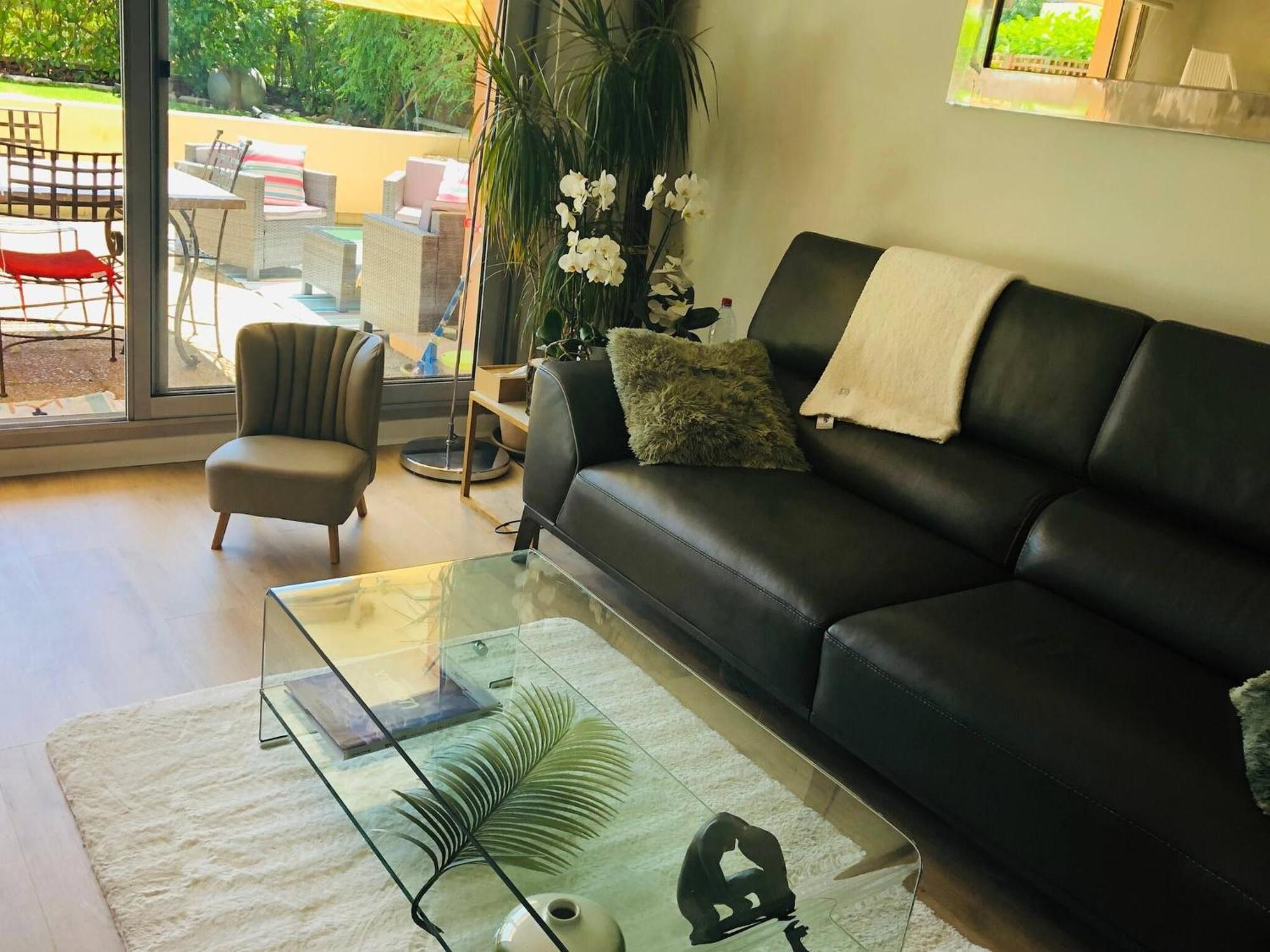 Antibes, 85 M2, Ground Floor, Large Wood Terrace Apartment
