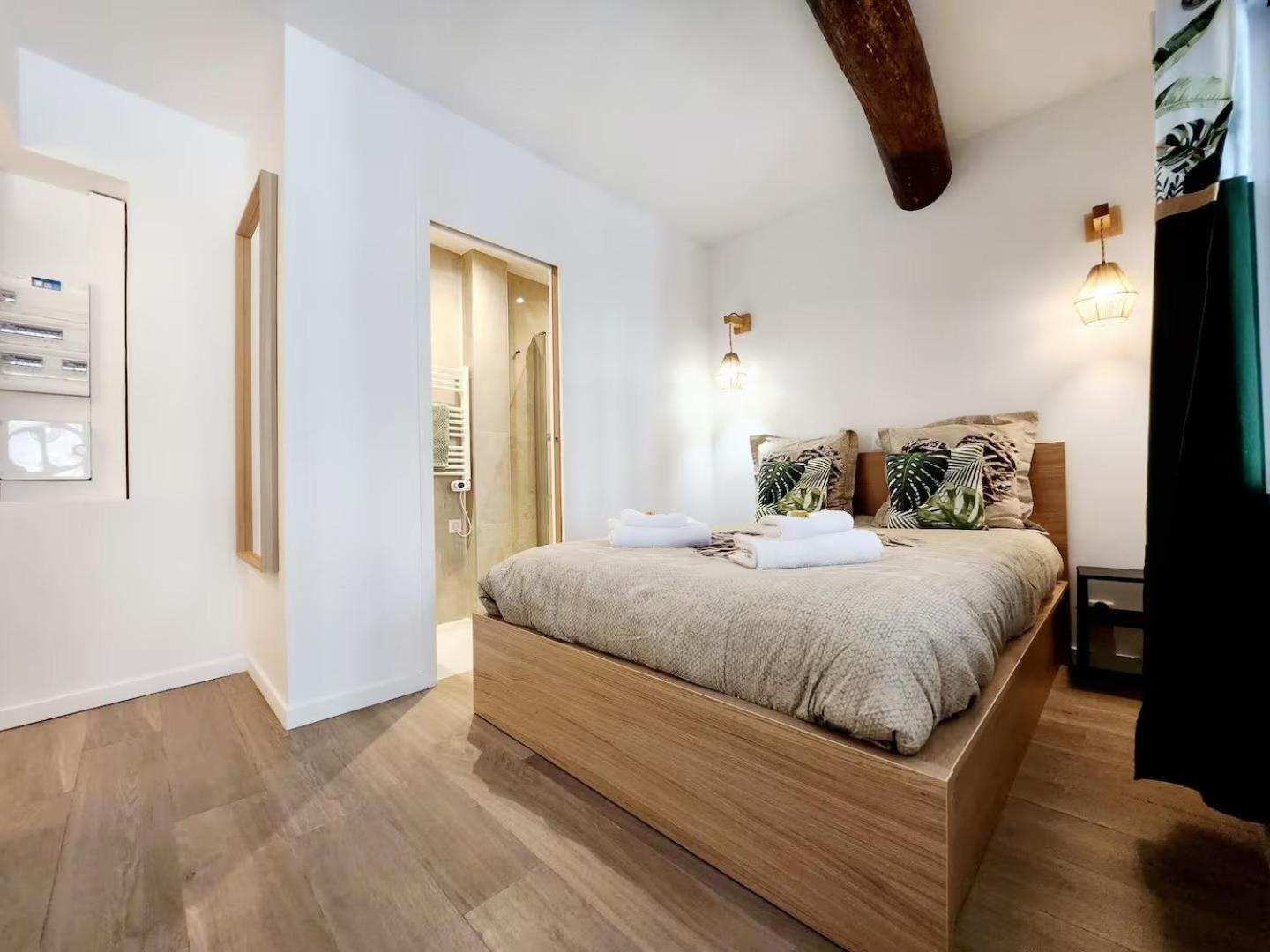Les Marc - 5 Dans Le Vieil Appartement