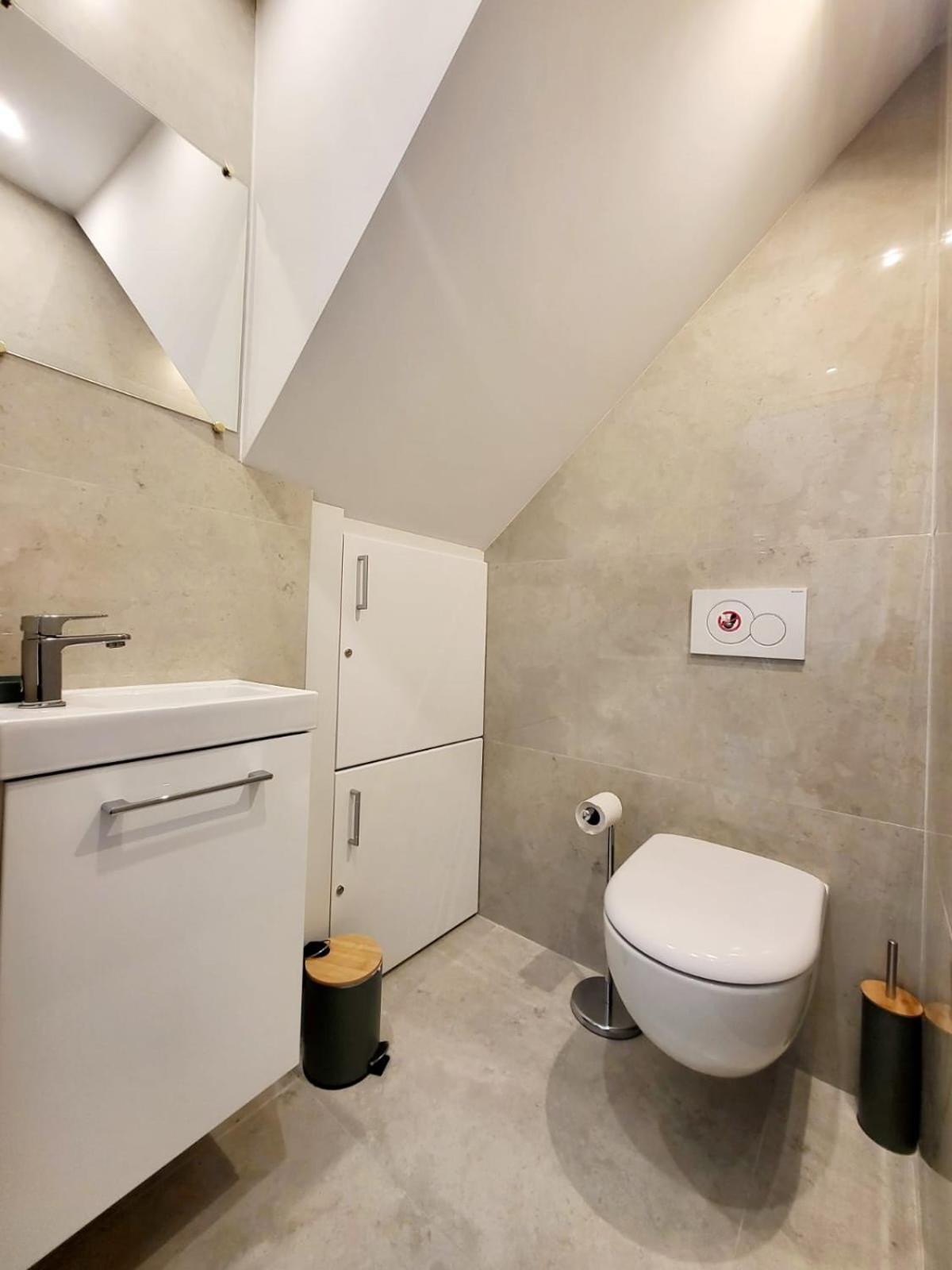 Les Marc - 5 Dans Le Vieil Appartement *