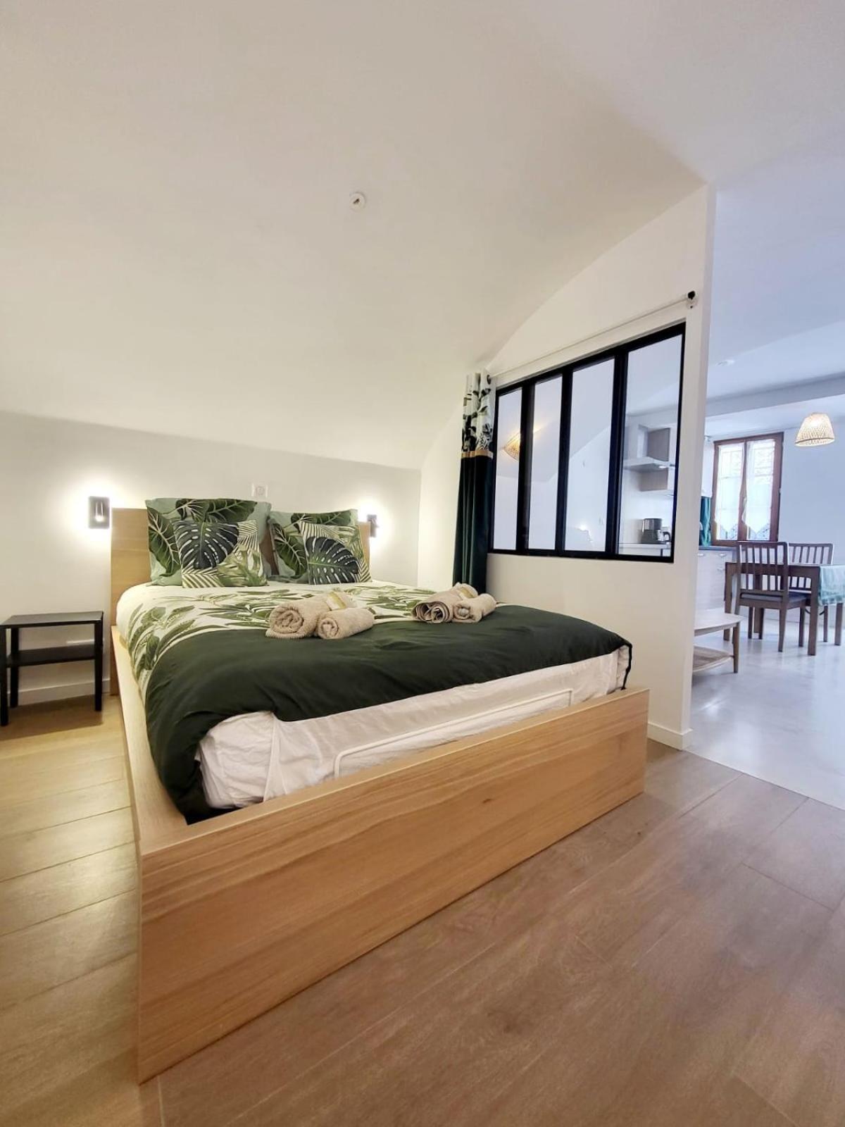 Les Marc - 5 Dans Le Vieil Appartement Antibes