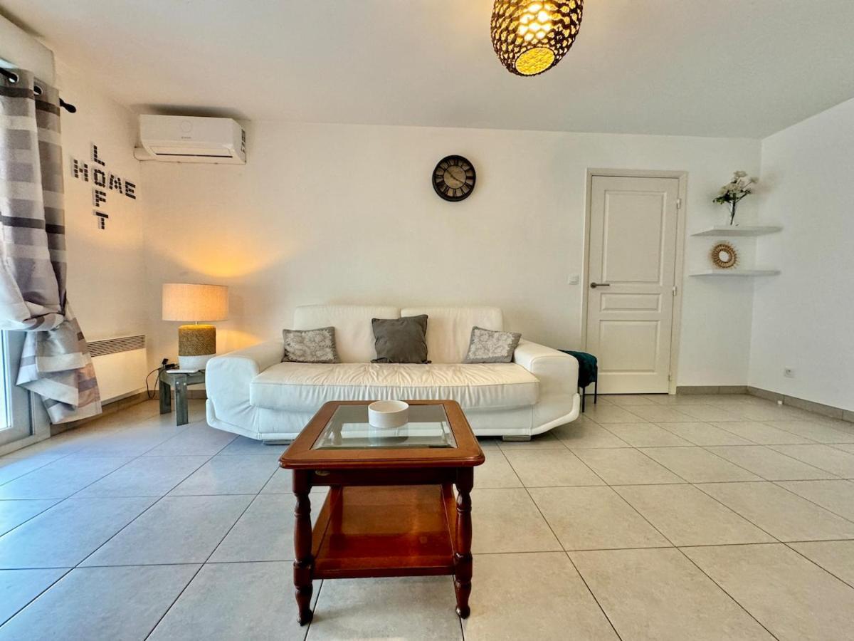 Mickael - De Standing 4 Prs - A 300m Apartment *
