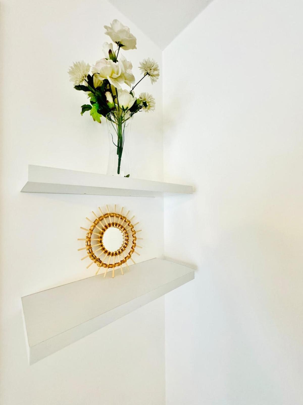 Mickael - De Standing 4 Prs - A 300m Apartment