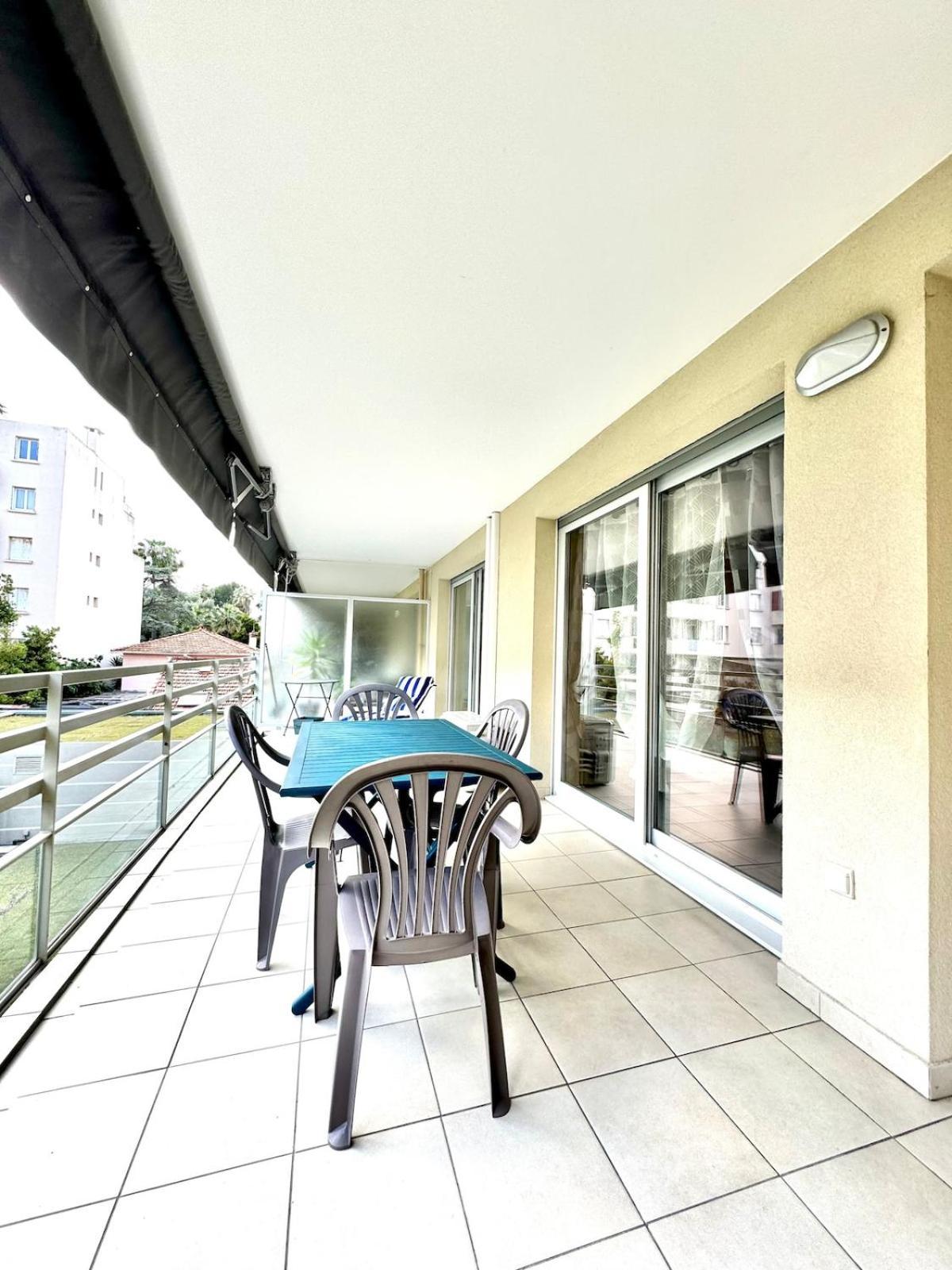 Mickael - De Standing 4 Prs - A 300m Apartment Antibes