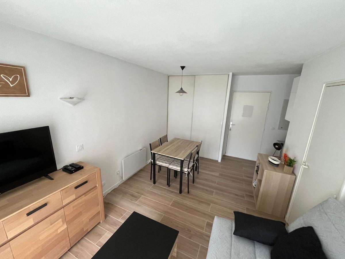 F2 Vue - Piscine - Climatisation - Parking Apartamento