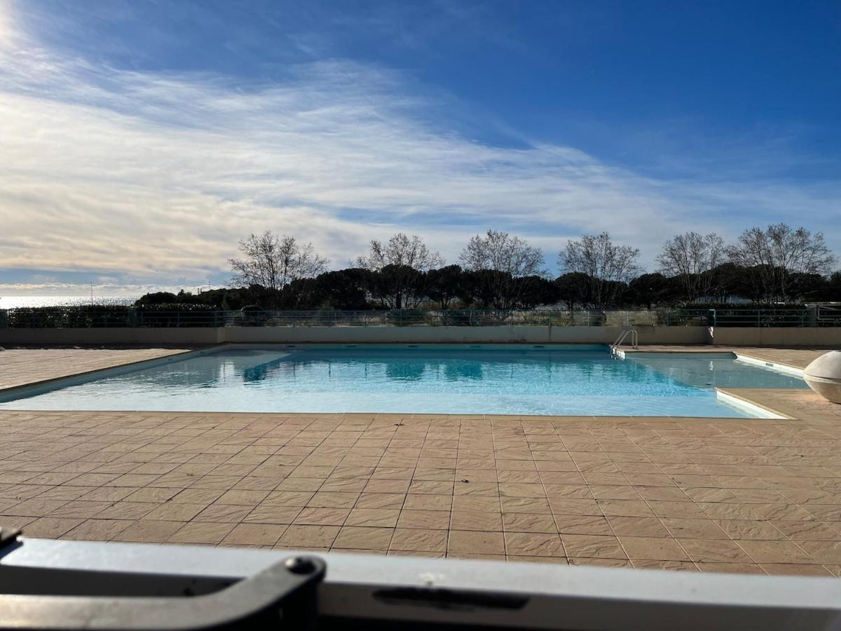 F2 Vue - Piscine - Climatisation - Parking Apartamento