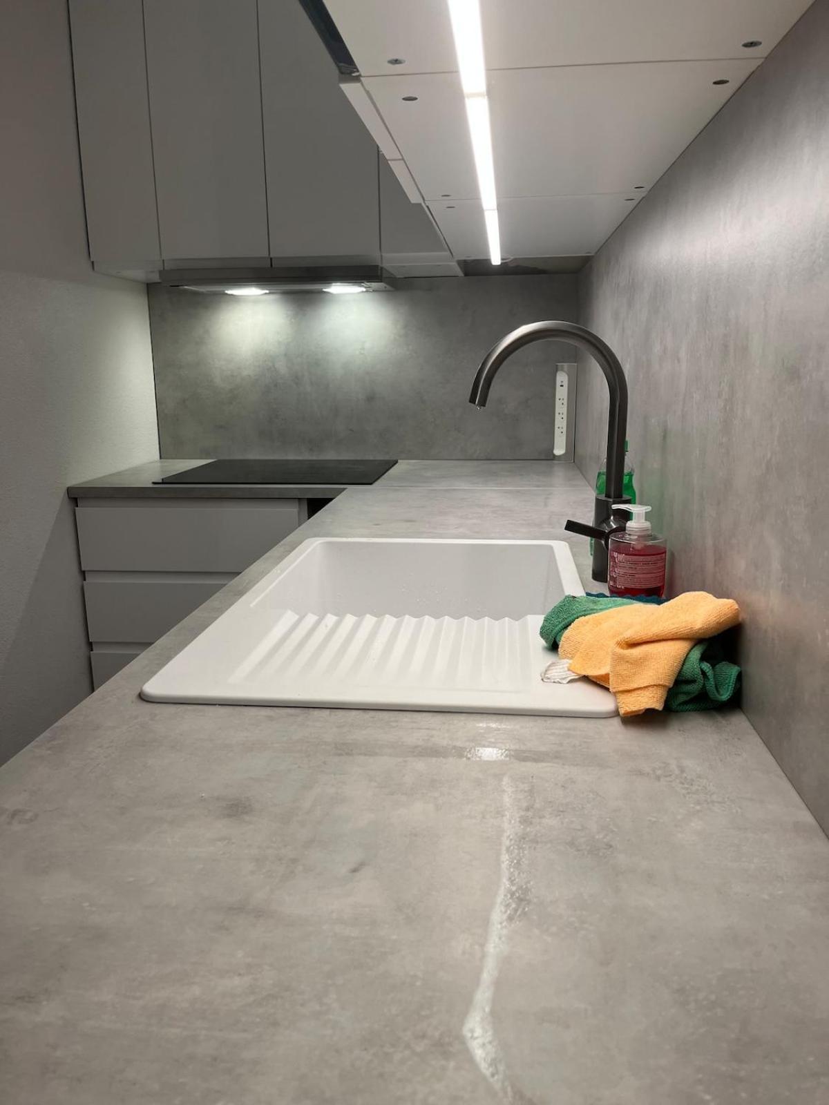 F2 Vue - Piscine - Climatisation - Parking *