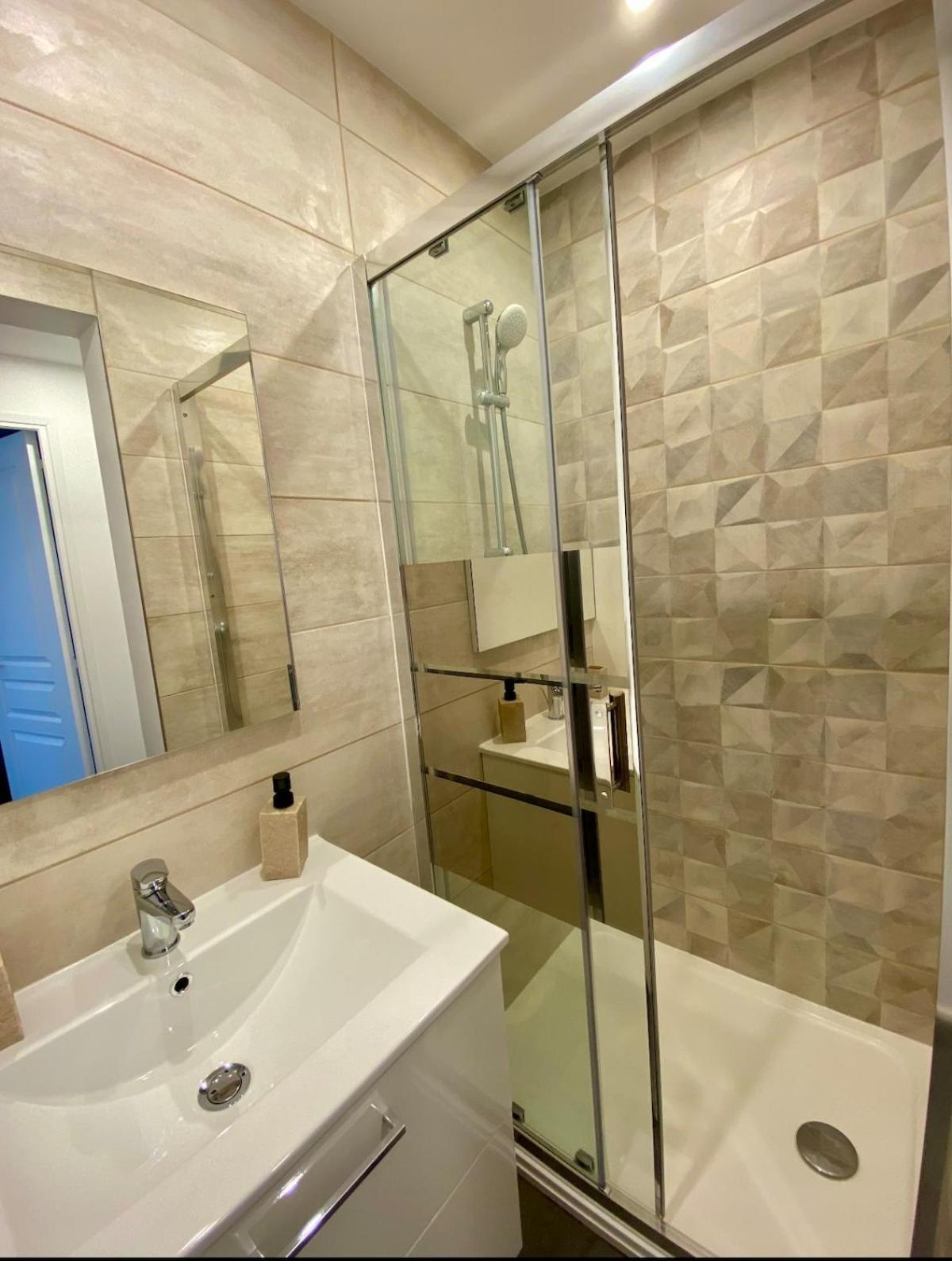 Apartment Grand Cinema Et Vieil A 600m Antibes