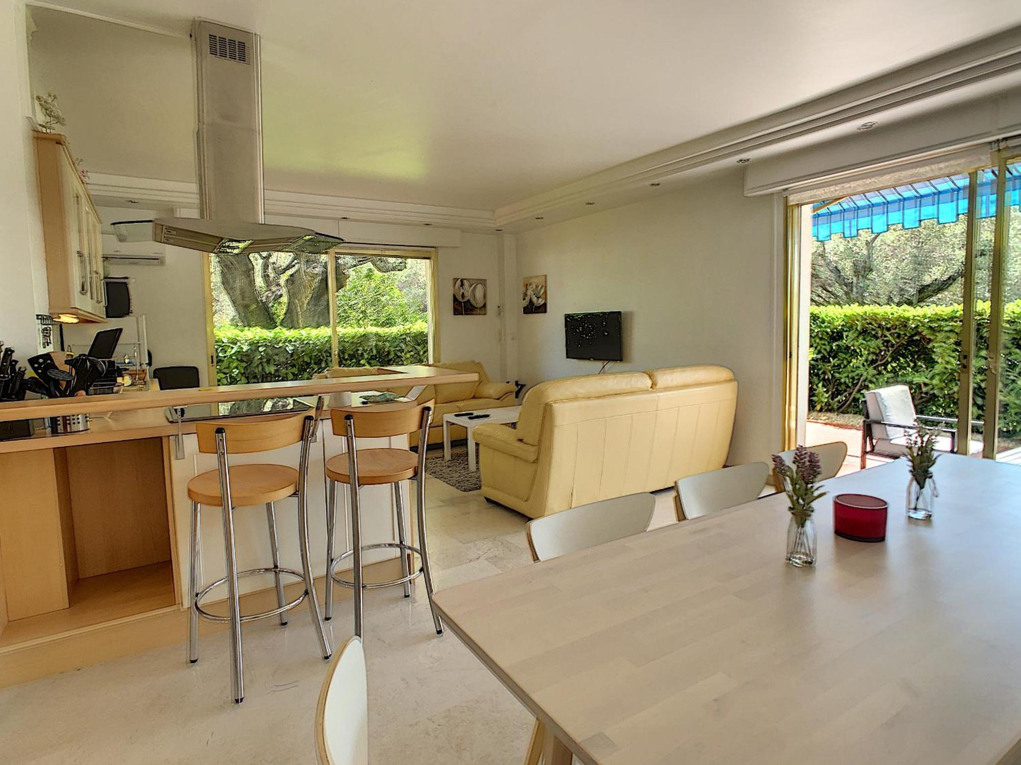 Apartment Spacious 3 Bed App With Pool 5min To Jlp Ideal For 2 Families Or 8 People *