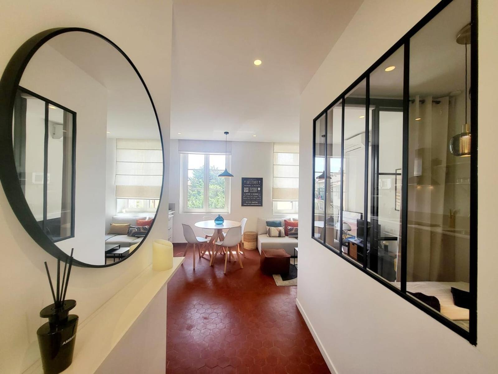 L'isnard 2 - T2 Climatise Dans Le Vieil Appartement