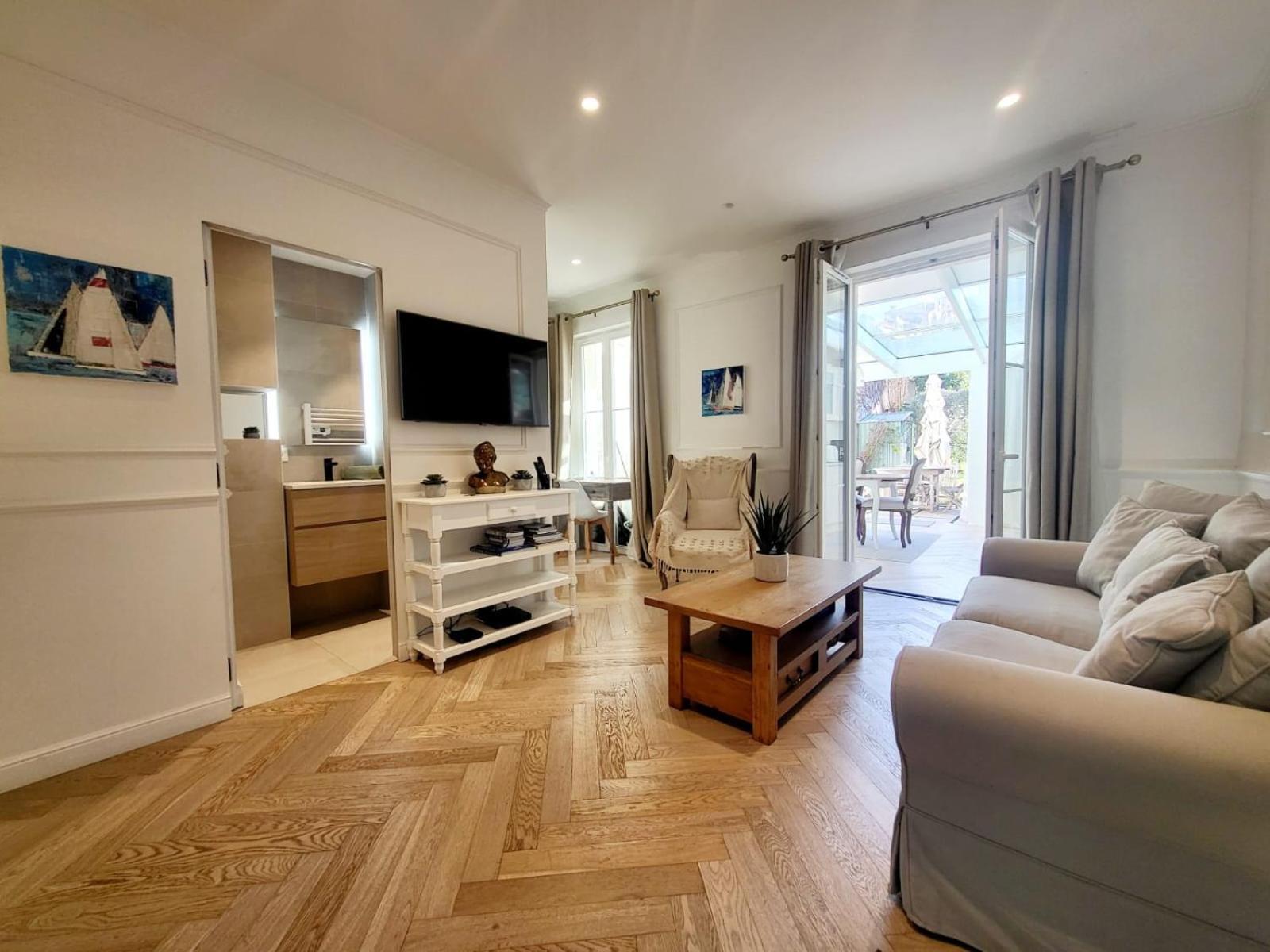 Le Petit Four Jardin - Dans Le Vieil Appartement