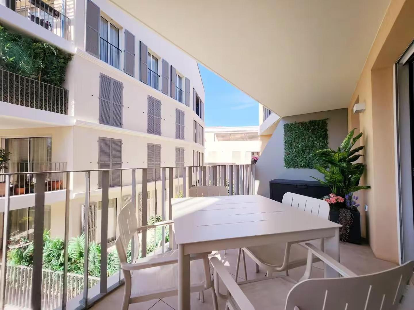 Le Marend 4 - T3 Avec Terrasse Antibes