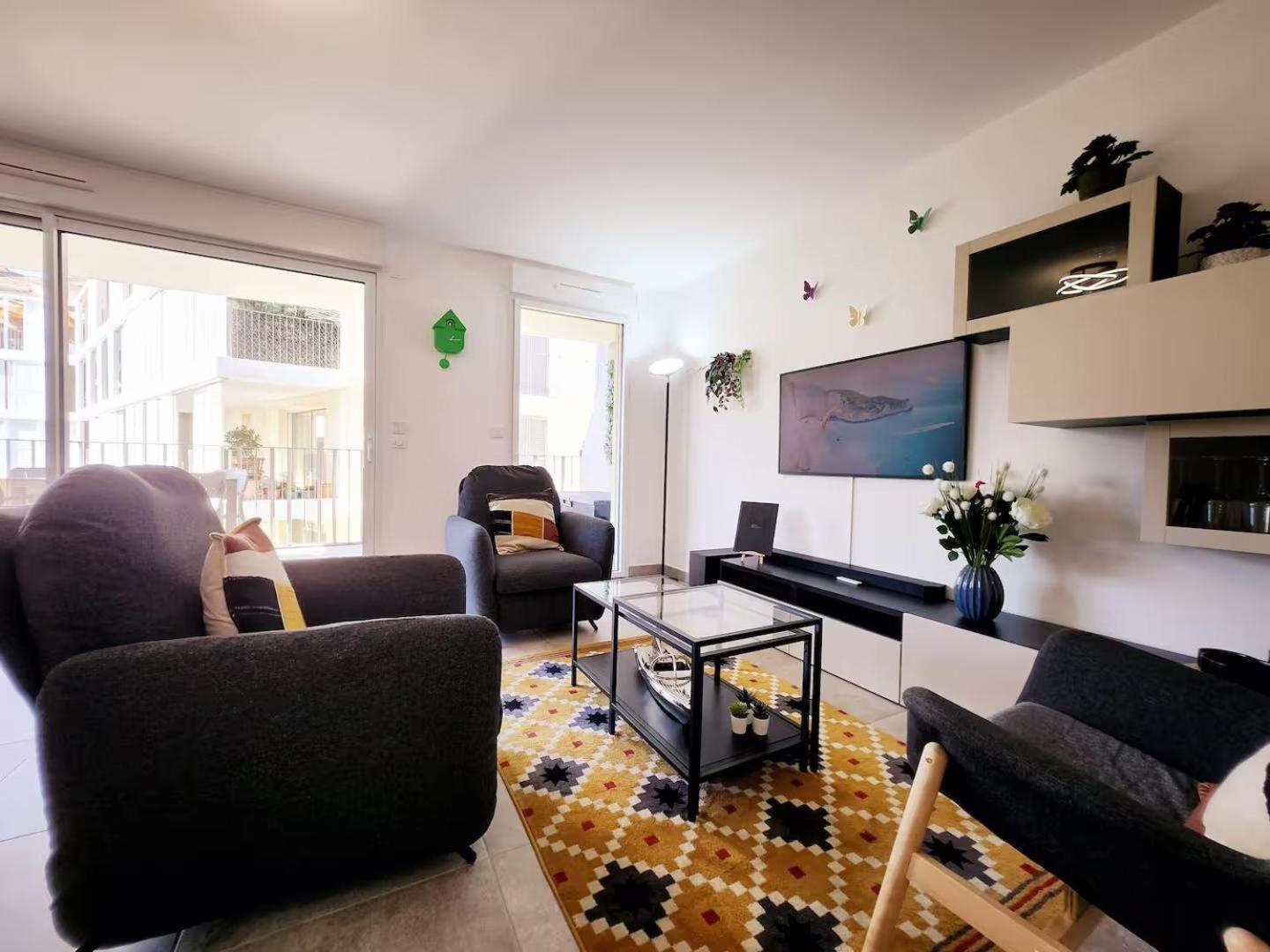 Appartement Le Marend 4 - T3 Avec Terrasse Antibes