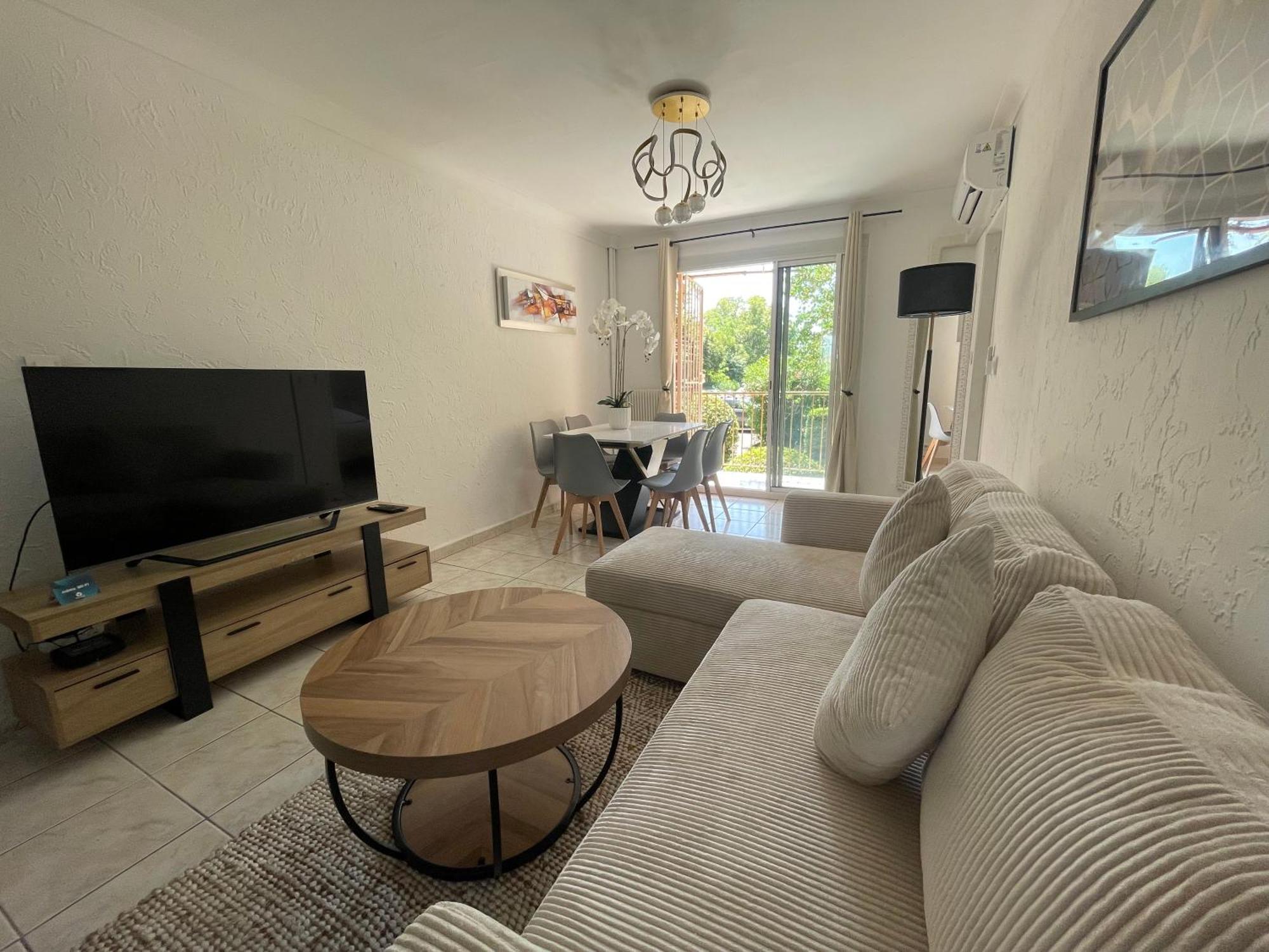 4 Pieces Entre Et Juan Les Pins *