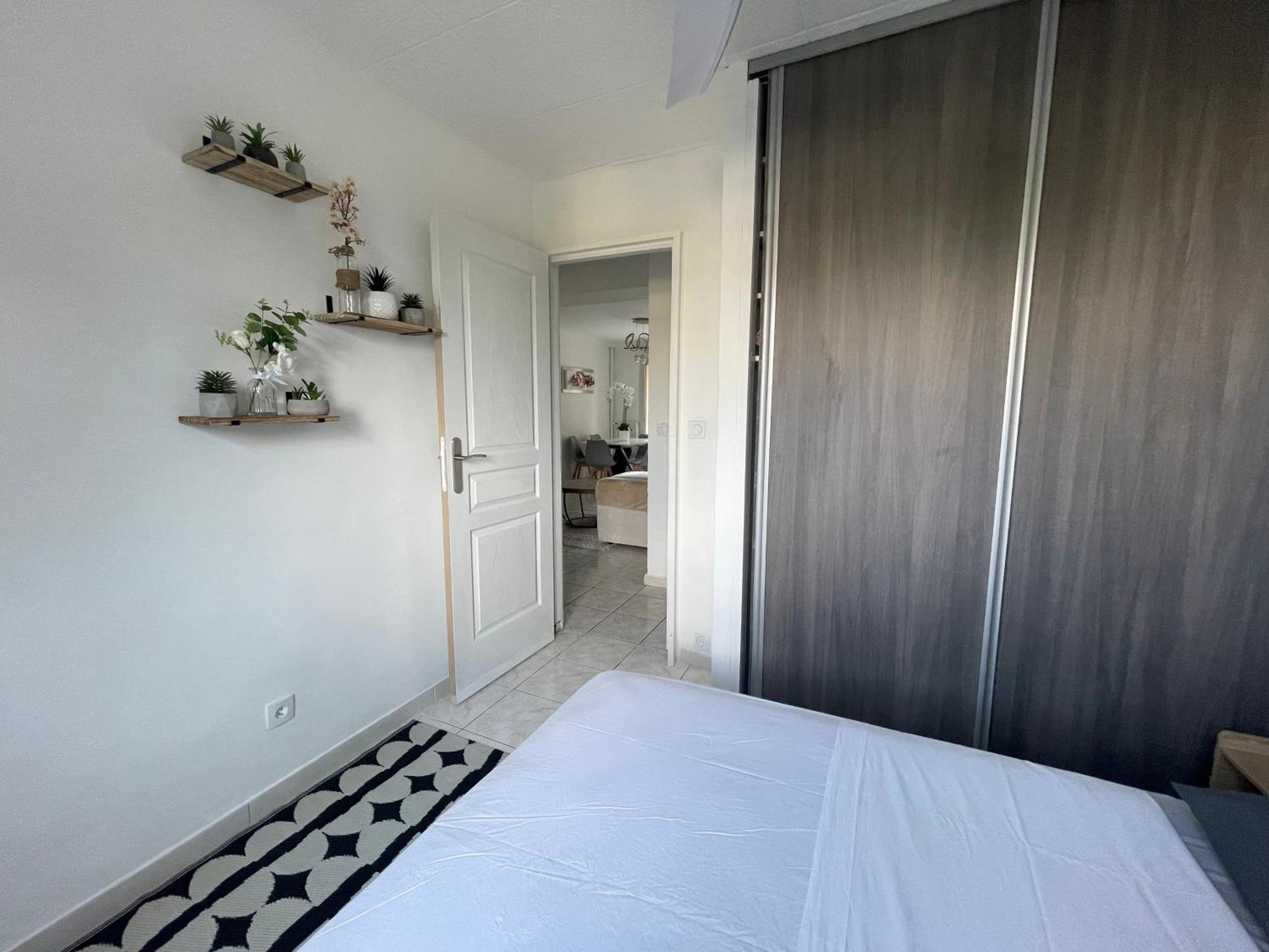 4 Pieces Entre Et Juan Les Pins *