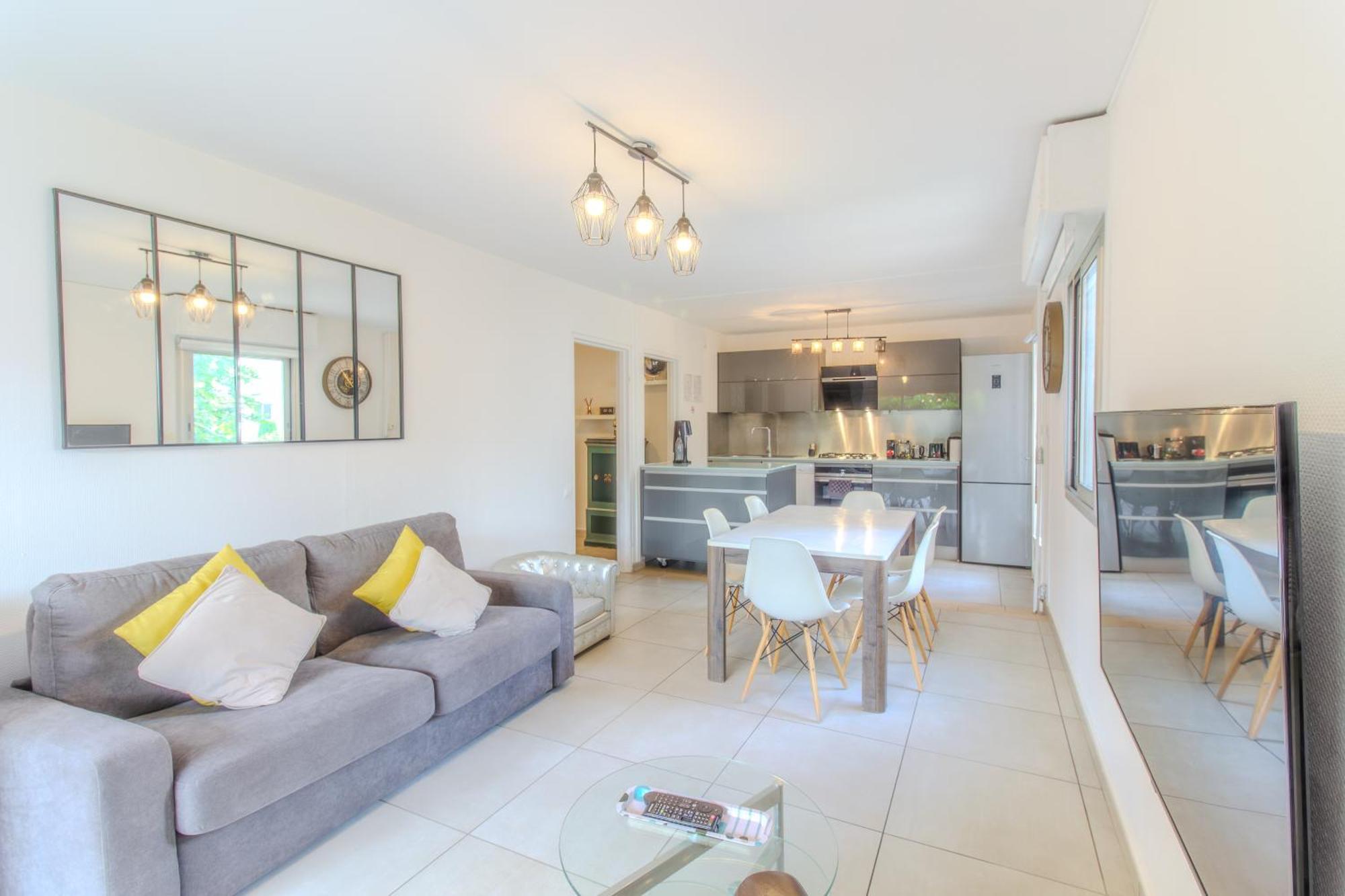 Apartment 3 Spacieux Avec Grande Terrasse Antibes