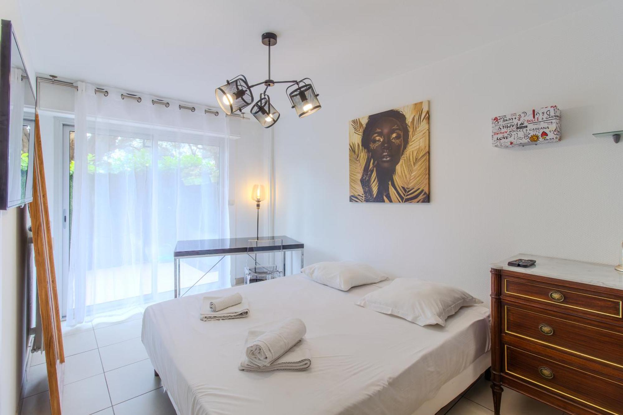 3 Spacieux Avec Grande Terrasse Apartment Antibes
