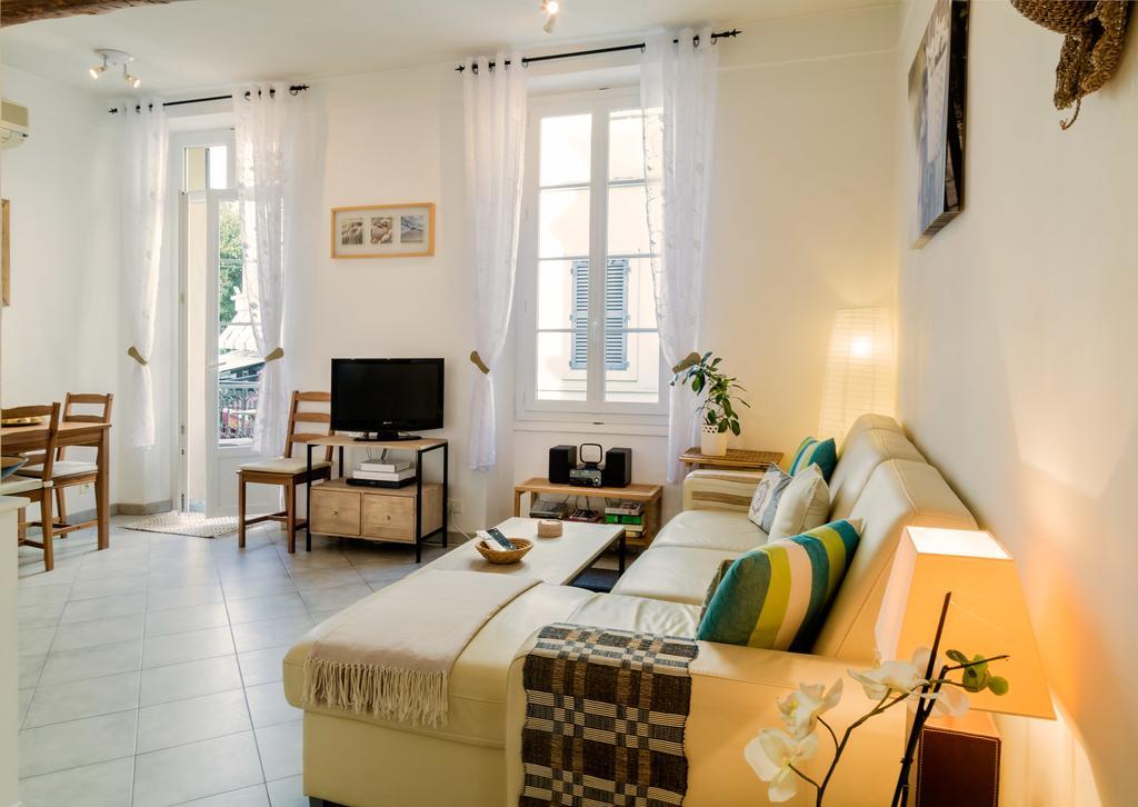 Apartment Carousel *