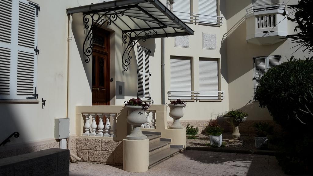 Juan Les Pins - Palais Des Fleurs