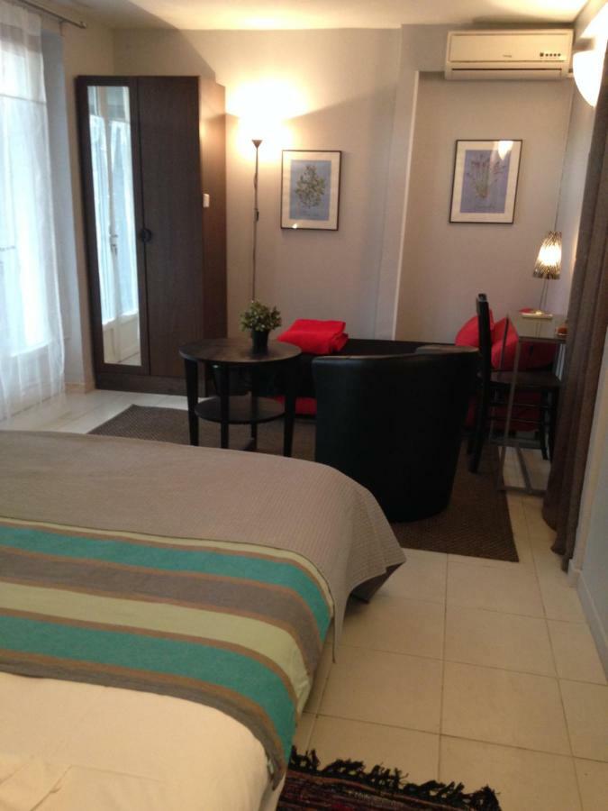 La Maison Des Capucines Bed & Breakfast Antibes