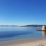 Appartement 3 Pieces, Refait A Neuf, Haut Standing, Piscine, Mer A Pieds