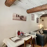 Charmant Studio Au Coeur Du Vieil Antibes 5 Mn Des Plages
