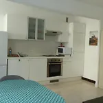 Antibes Centre Studio 27 M2 Renove