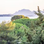 Joli studio climatisé - terrasse vue mer au calme