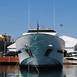 Atribord Apartment In Old Town Antibes Near Beach And Marina