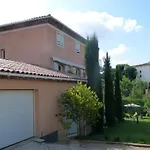 Villa Thetis 4 Pieces