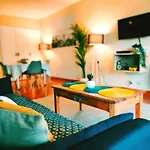 Grand Studio Azur Avec Terrasse - Vieil Antibes