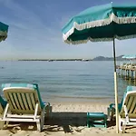 Awesome Apartment In Juan-Les-Pins With 1 Bedrooms And Wifi