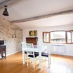 2-Star Apartment Close To Beaches And All Amenities