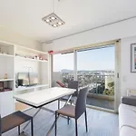 Studio With A Panoramic View At The Last Floor Of The Residence With A Pool