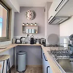 Juan Les Pins Centre - Studio Neuf Avec Terrasse - 3 Mins Des Plages - Jazz Apartment