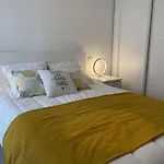 Appartement Climatise 4 Couchages Avec Terrasse Et Parking Securise A Antibes, Proche Port Et Mer - Fr-1-252-180