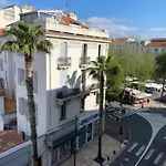 Deux pièces spacieux Place de Gaulle centre-ville d\'Antibes avec extérieur