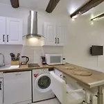 Superb Flat Near The Beach In Antibes