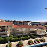 Appartement 2 Pieces Avec Piscine, Terrasse Et A 400M De La Plage A Antibes - Fr-1-252-164