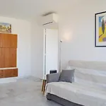 Charmant T2 A Antibes Avec Balcon, Proche Plage - Fr-1-252-129