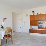 Charmant T2 A Antibes Avec Balcon, Proche Plage - Fr-1-252-129