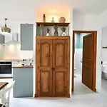 Fersen Bright Apartment Renovated For 5 People In Center Of Old Antibes