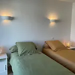 Magnifique Appartement Climatise De 87M², A 100M De La Plage