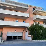 Terrasse Pres De La Plage