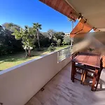 Appartement Avec Terrasse, Vue Jardin Et Piscine