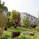 Nice 23M In A Residence With Pool
