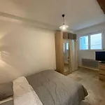 Charmant Deux Pieces Dans Le Vieil Antibes Safranier
