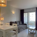 Appartement Avec Terrasse, Piscine Et A 5 Min De La Plage A Juan Les Pins - Fr-1-252-185